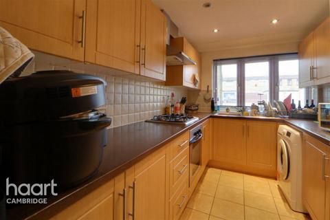 3 bedroom terraced house to rent, Lisle Walk, CAMBRIDGE