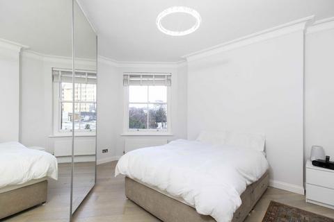 2 bedroom flat to rent, Beaumont Avenue, London W14