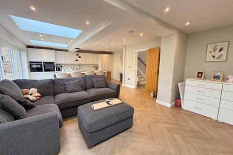 4 bedroom detached house for sale, The Pastures, Northampton NN2
