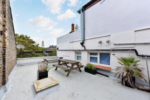 undefined, Narrow Street, London, E14