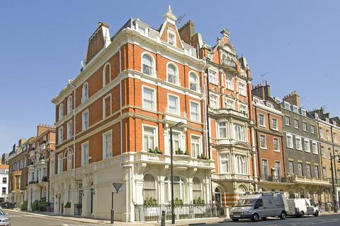 2 bedroom flat to rent, Chesterfield Hill, London W1J
