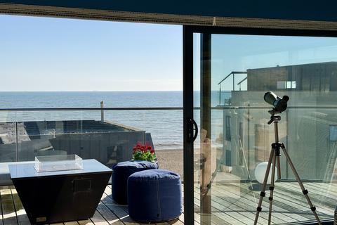 undefined, Fishermans Beach, Hythe, Kent