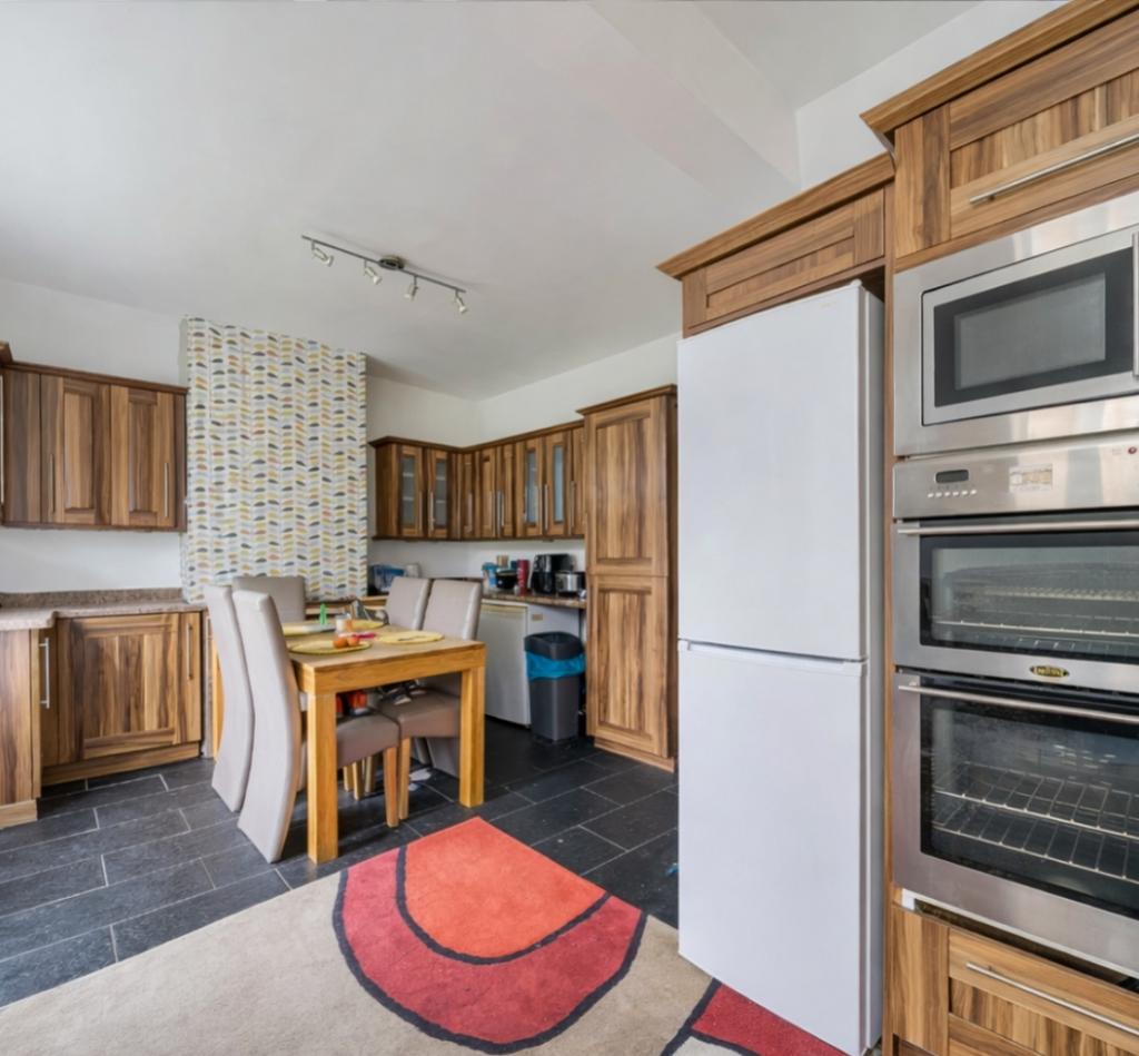 Kitchen dining room