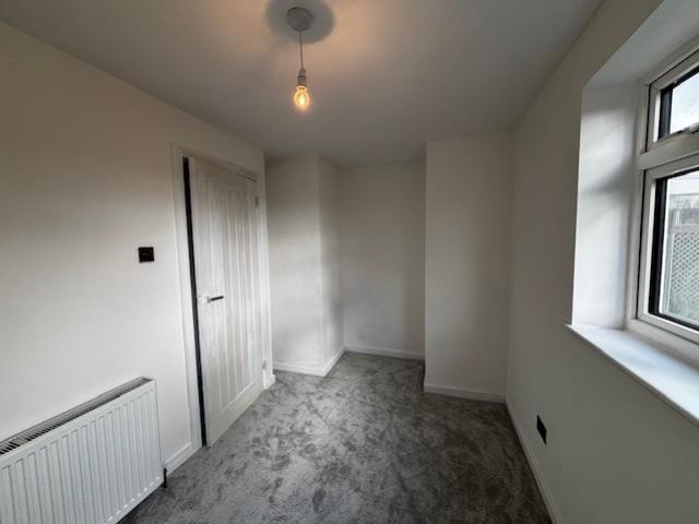 Alcove in bedroom