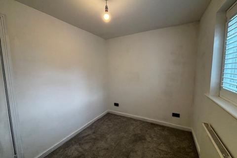 2 bedroom bungalow to rent, Lavender Place, Carterton, Oxfordshire, OX18