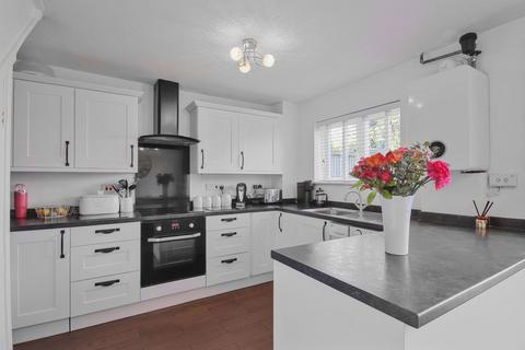 undefined, Larchwood Close, Chatham, ME5 8XB