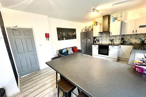 1 bedroom in a house share to rent, Woodyates Road, London, SE12