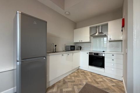 2 bedroom flat to rent, Leith Walk, Edinburgh EH6