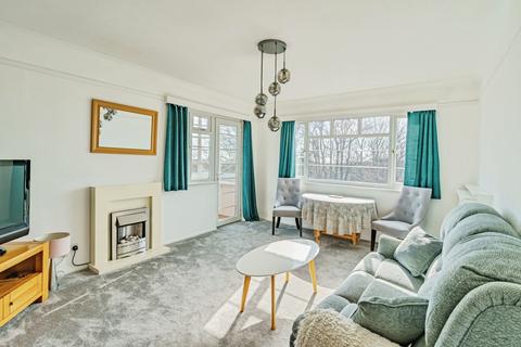2 bedroom flat for sale, Lansdowne Road, Worthing, West Sussex, BN11