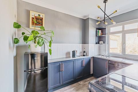 2 bedroom flat for sale, Lansdowne Road, Worthing, West Sussex, BN11