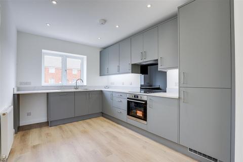 3 bedroom semi-detached house for sale, Daniels Way, Hucknall NG15