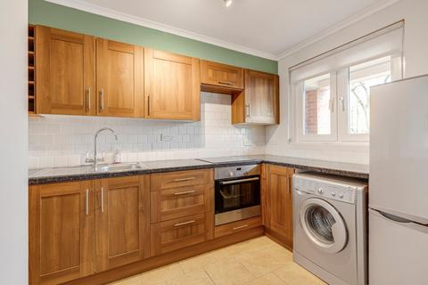 1 bedroom flat for sale, Half Moon Crescent, Islington, London, N1