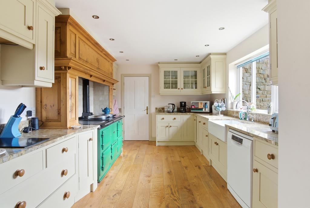 Roundhillscourt021
