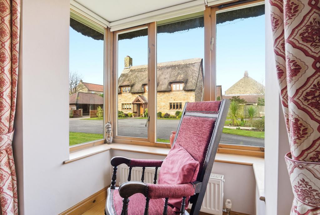 Roundhillscourt027