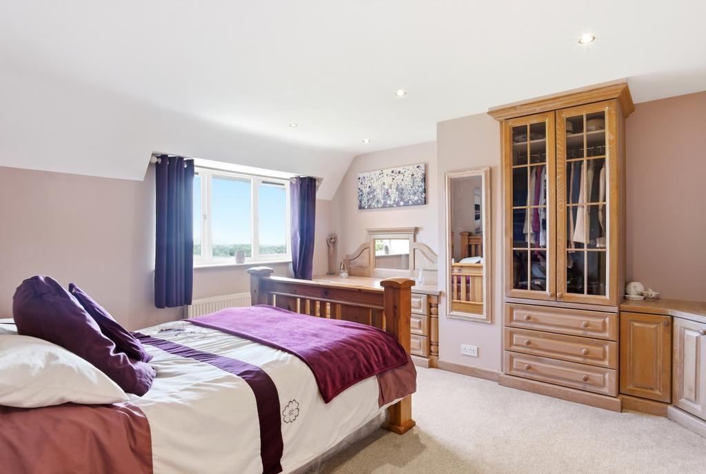 Roundhillscourt036