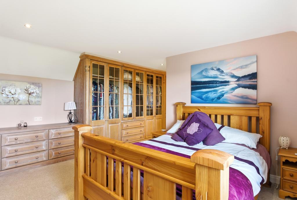 Roundhillscourt037
