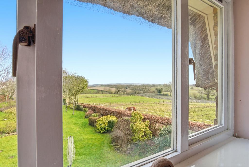 Roundhillscourt038