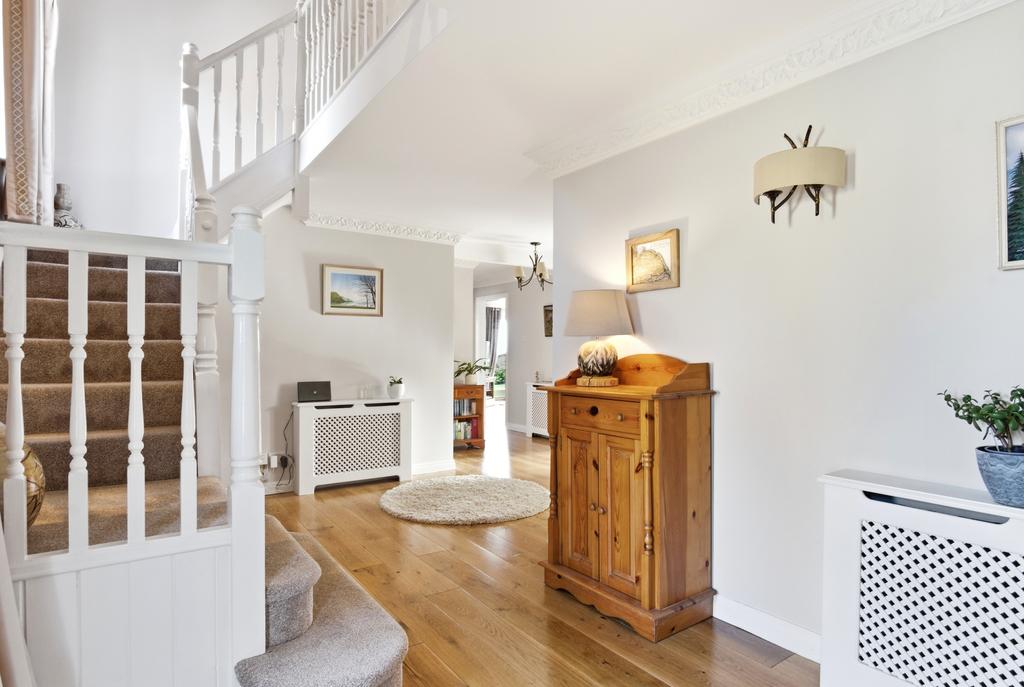 Roundhillscourt015