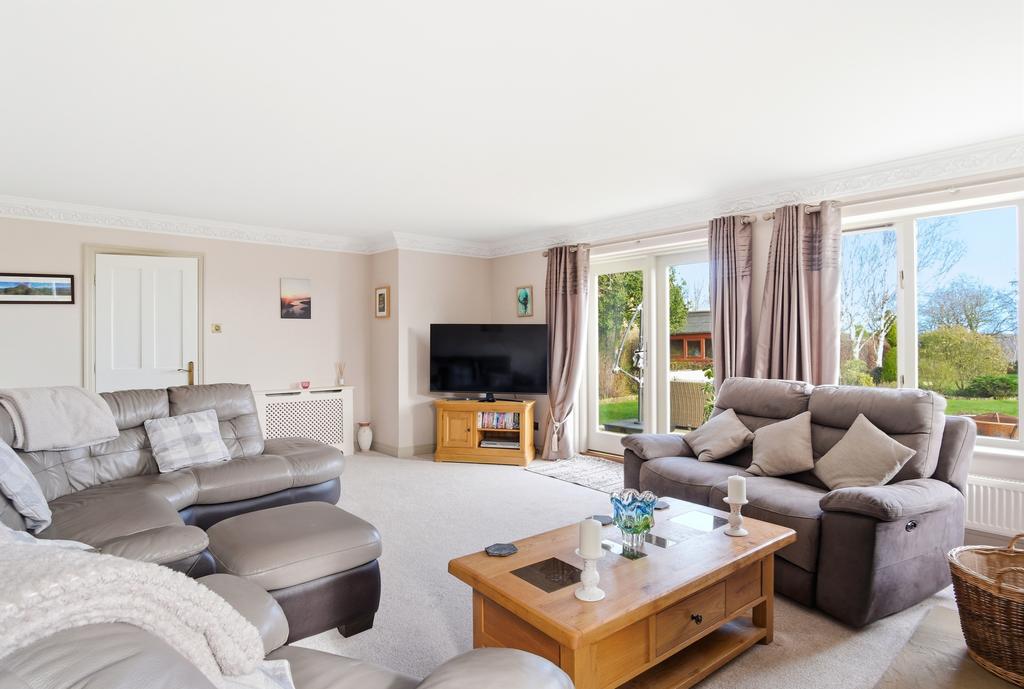 Roundhillscourt032