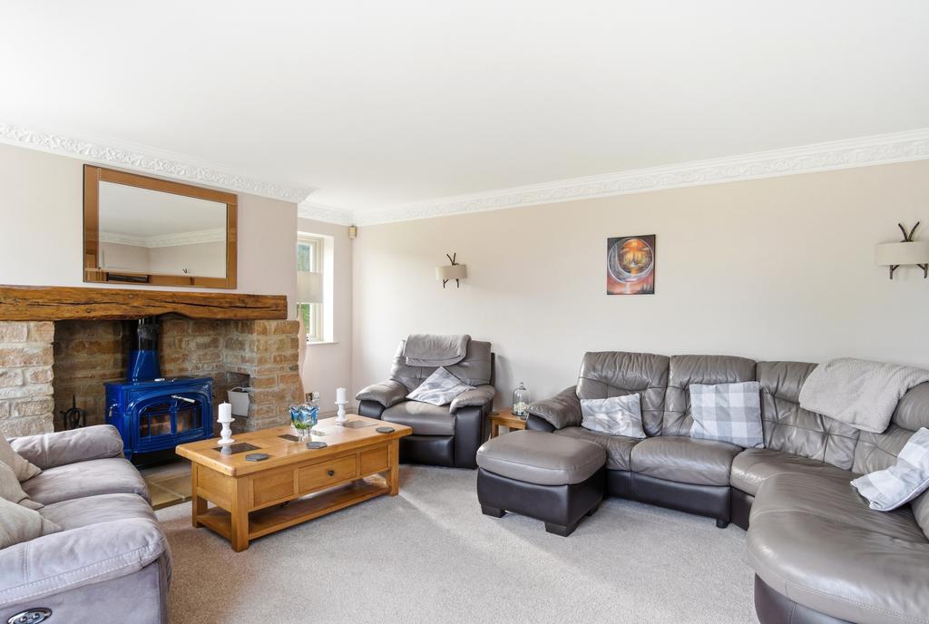 Roundhillscourt030