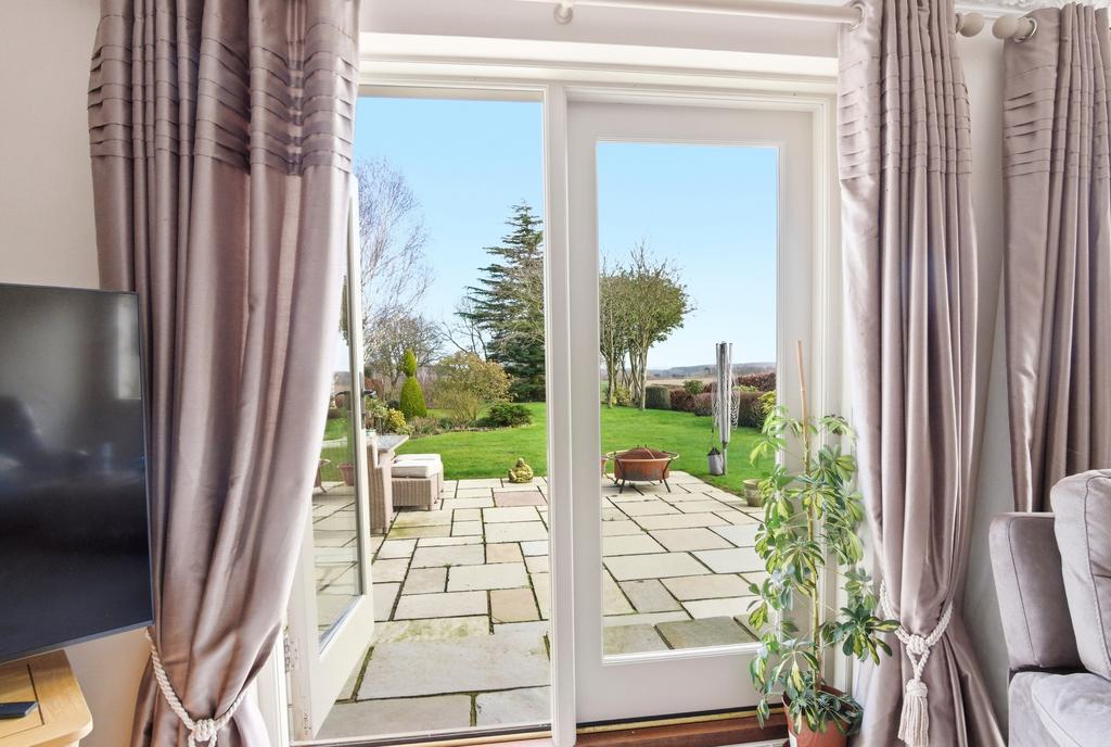 Roundhillscourt029