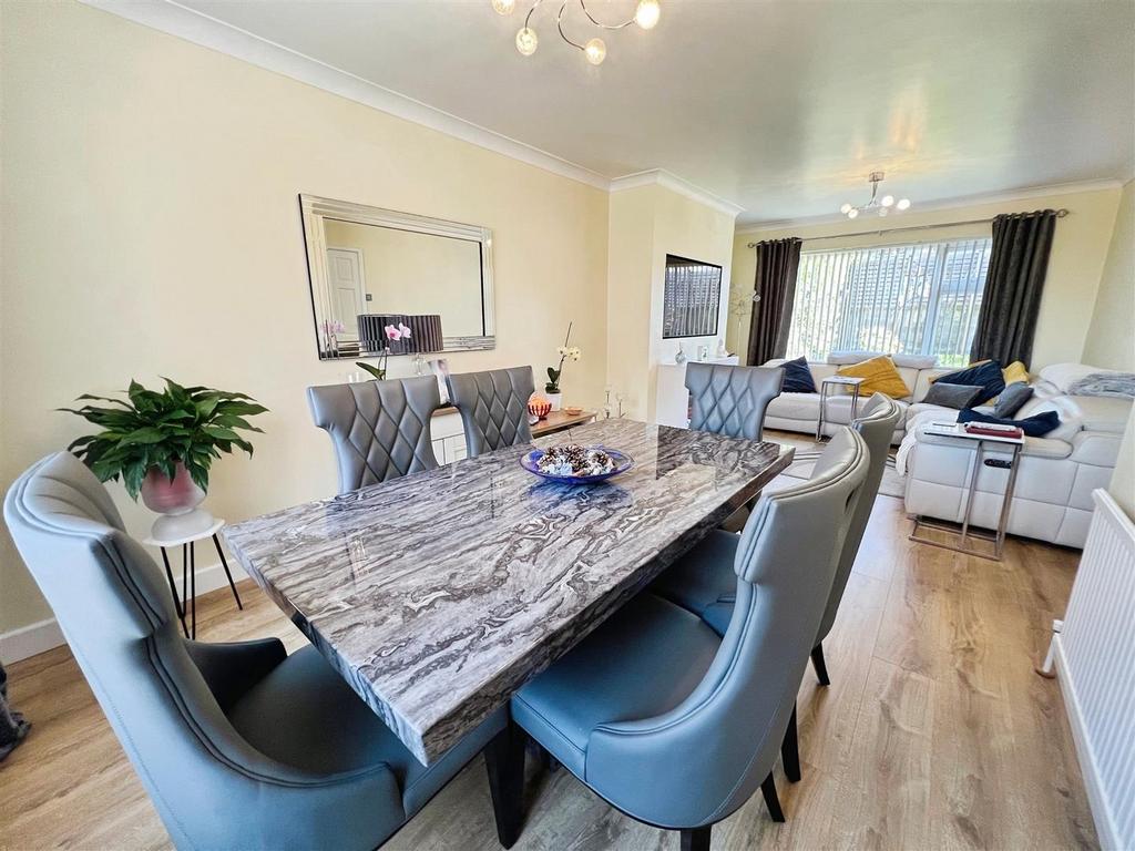 38abef60--4 E27-A10 F-AA1059 CAFB6 D-22596-000002052 A2