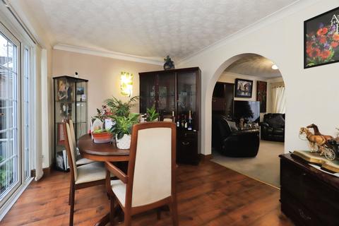 4 bedroom detached house for sale, Naylor Close, Kidderminster