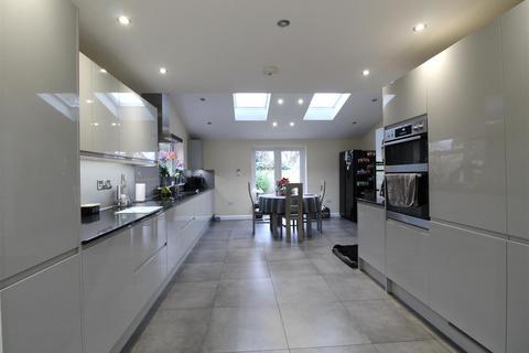 5 bedroom detached house for sale, Spratling Street, Manston, Ramsgate