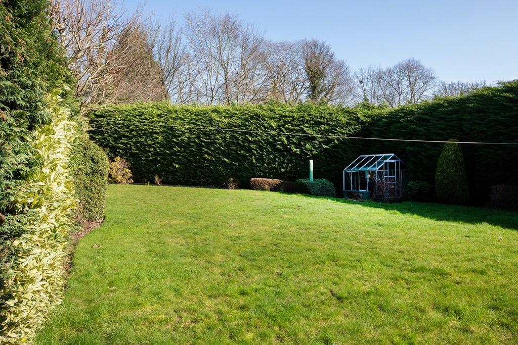 Rear lawned garden