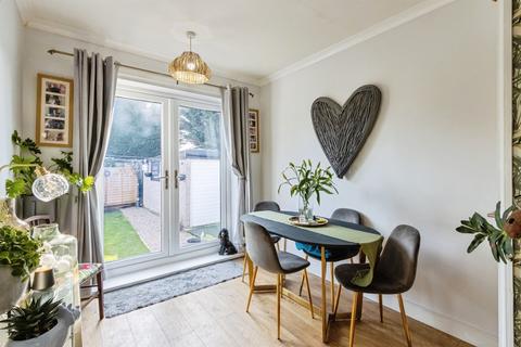 undefined, Field End Crescent, Leeds