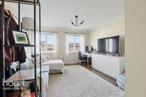 1 bedroom maisonette for sale, Copperfields Way, Harold Wood