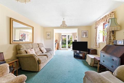 2 bedroom semi-detached house for sale, Mill Close, Banbury OX15