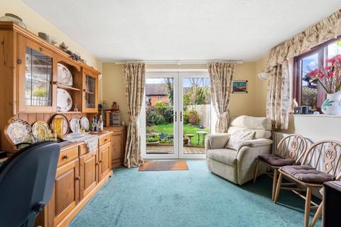 2 bedroom semi-detached house for sale, Mill Close, Banbury OX15