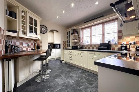 4 bedroom detached house for sale, Meadway, Balderton, Newark