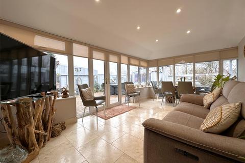 4 bedroom detached house for sale, Meadway, Balderton, Newark