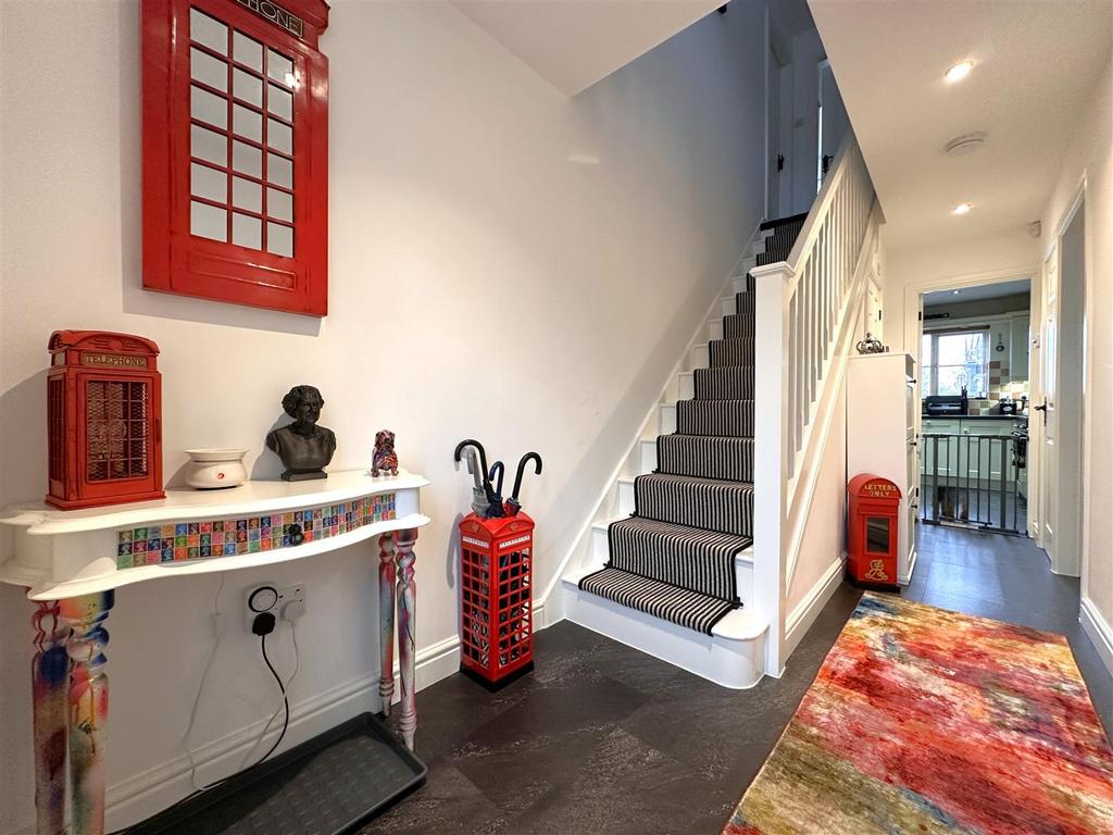 Inviting Entrance Hall 421