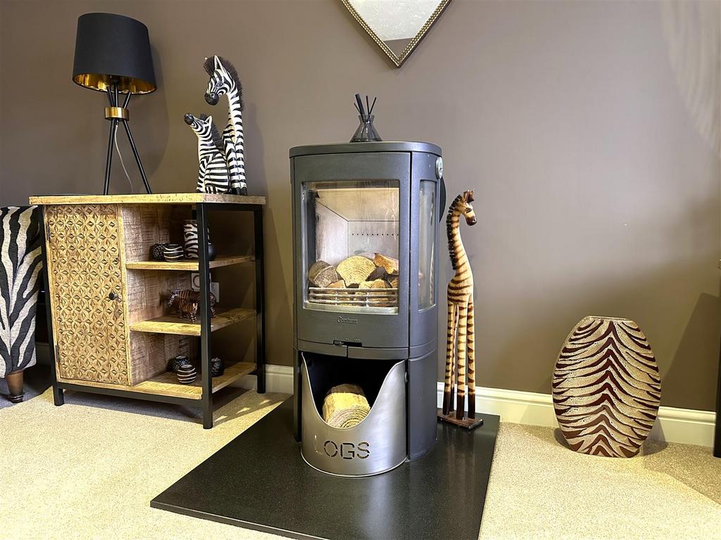 Log Burner 443