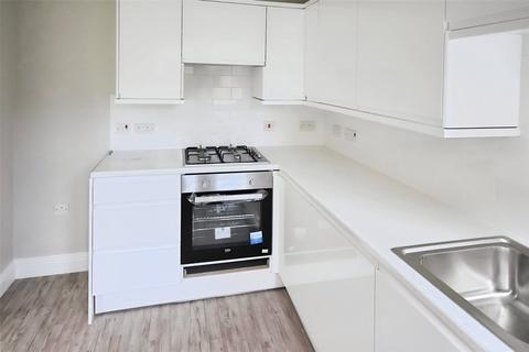 3 bedroom house to rent, Sylvan Drive, Newport, PO30