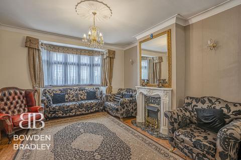 3 bedroom semi-detached house for sale, Marlands Road, Clayhall, IG5