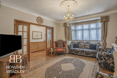 3 bedroom semi-detached house for sale, Marlands Road, Clayhall, IG5