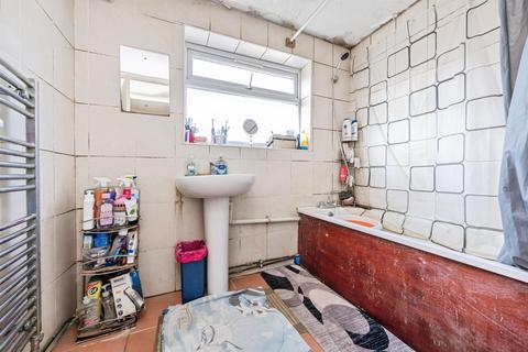 3 bedroom terraced house for sale, Ivy Road, Luton