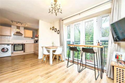 2 bedroom flat for sale, Birch Meadow Close, Warwick, Warwickshire, CV34