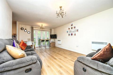 2 bedroom flat for sale, Birch Meadow Close, Warwick, Warwickshire, CV34