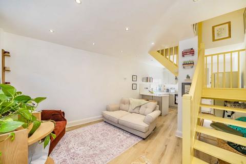 2 bedroom house for sale, Tudor Road, Hampton TW12