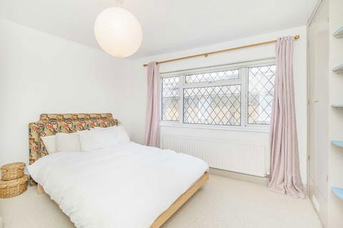 2 bedroom house for sale, Tudor Road, Hampton TW12