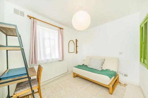 2 bedroom house for sale, Tudor Road, Hampton TW12