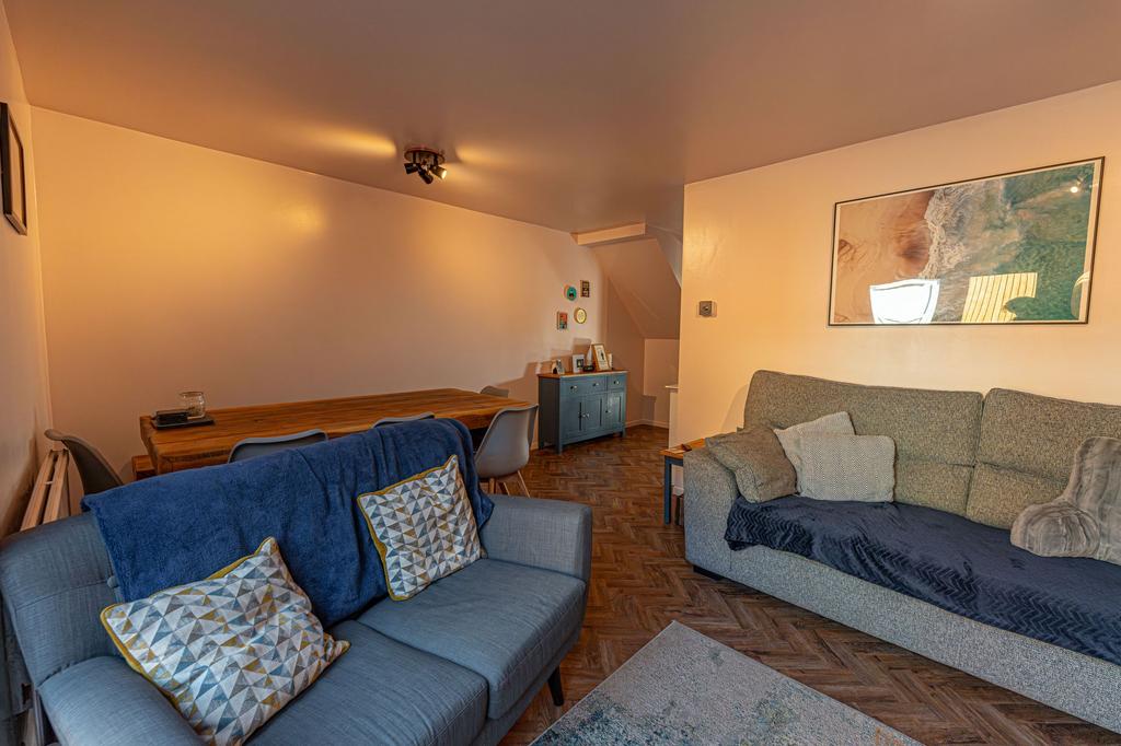 Living Room / Diner