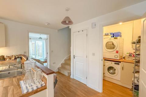 2 bedroom end of terrace house to rent, Consort Avenue, Trumpington, Cambridge