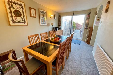 3 bedroom link detached house for sale, Haycroft, Luton, Bedfordshire, LU2 7GJ