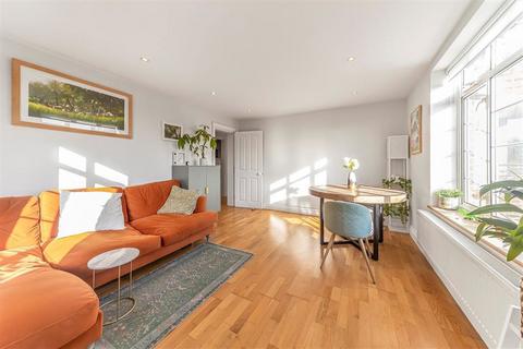 2 bedroom flat for sale, Wat Tyler Road, London SE3